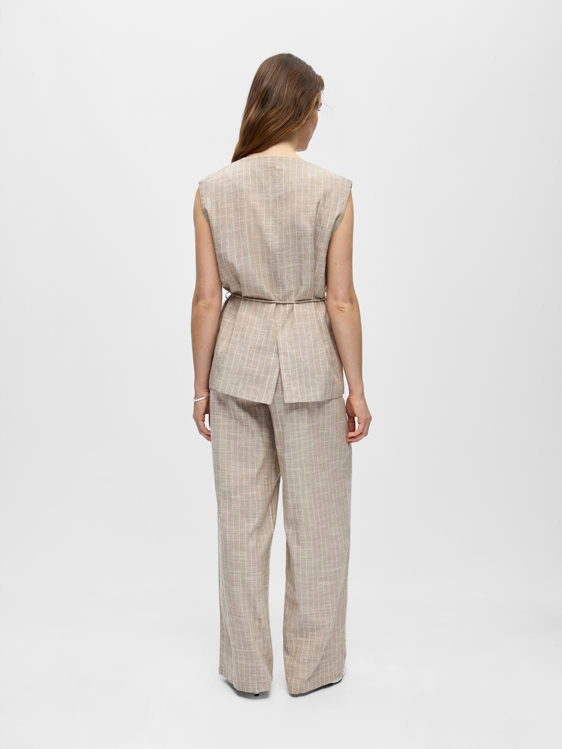 Objpaula Yui Lo Waistcoat 144 Grå