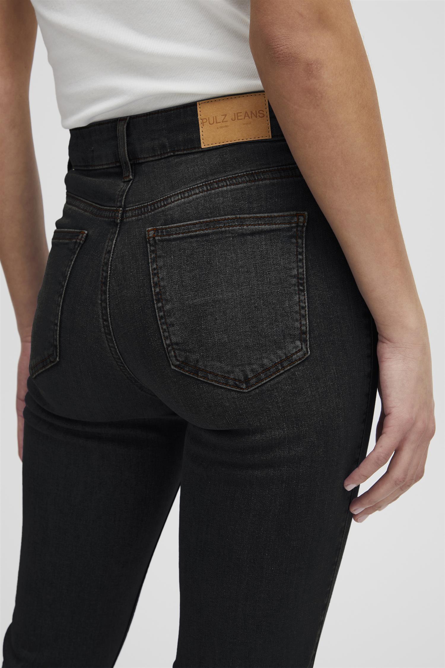 Pzemma Hw Jeans Medium Straight Leg Black Denim