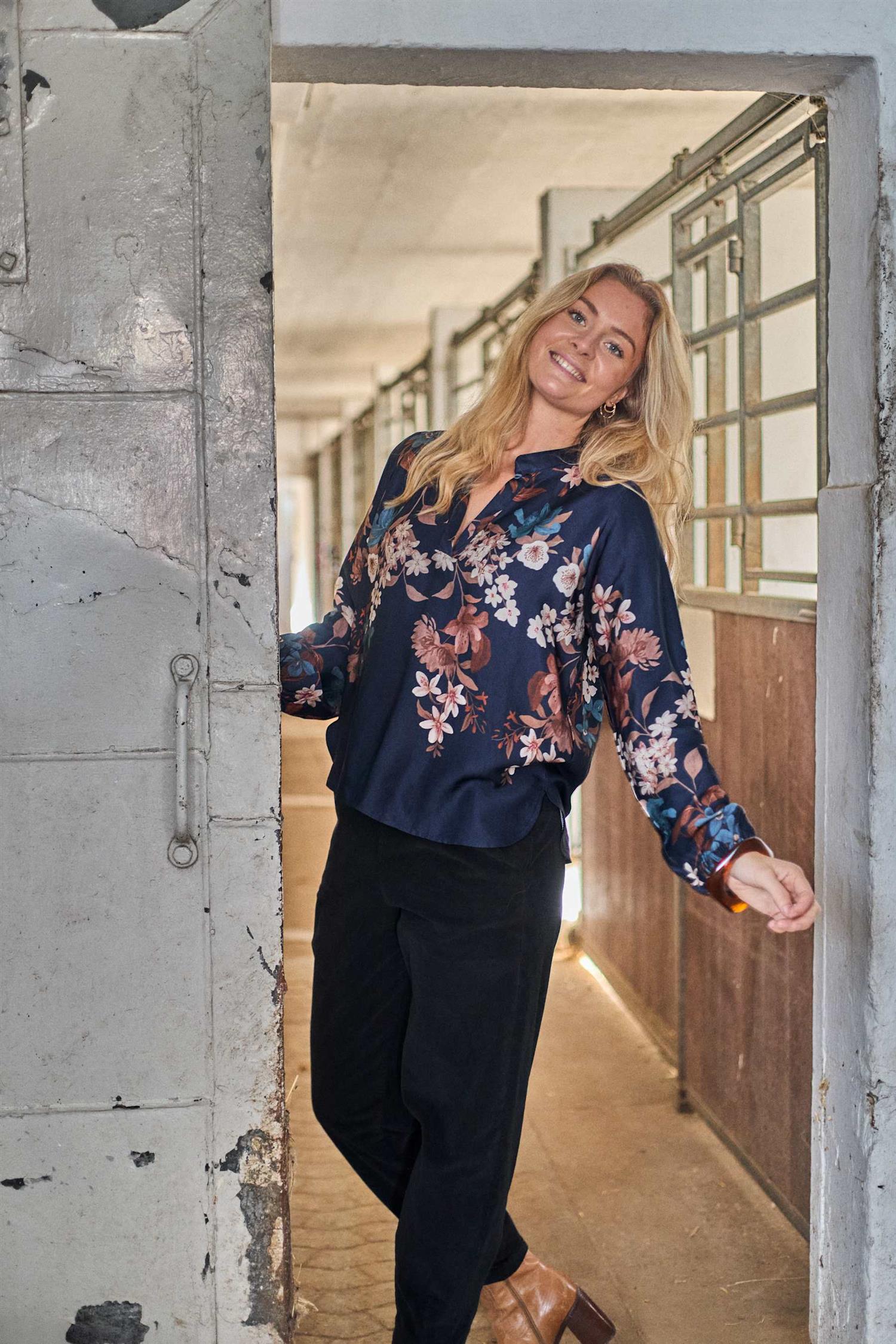 BCMEMPHIS BARREL PANT Svart