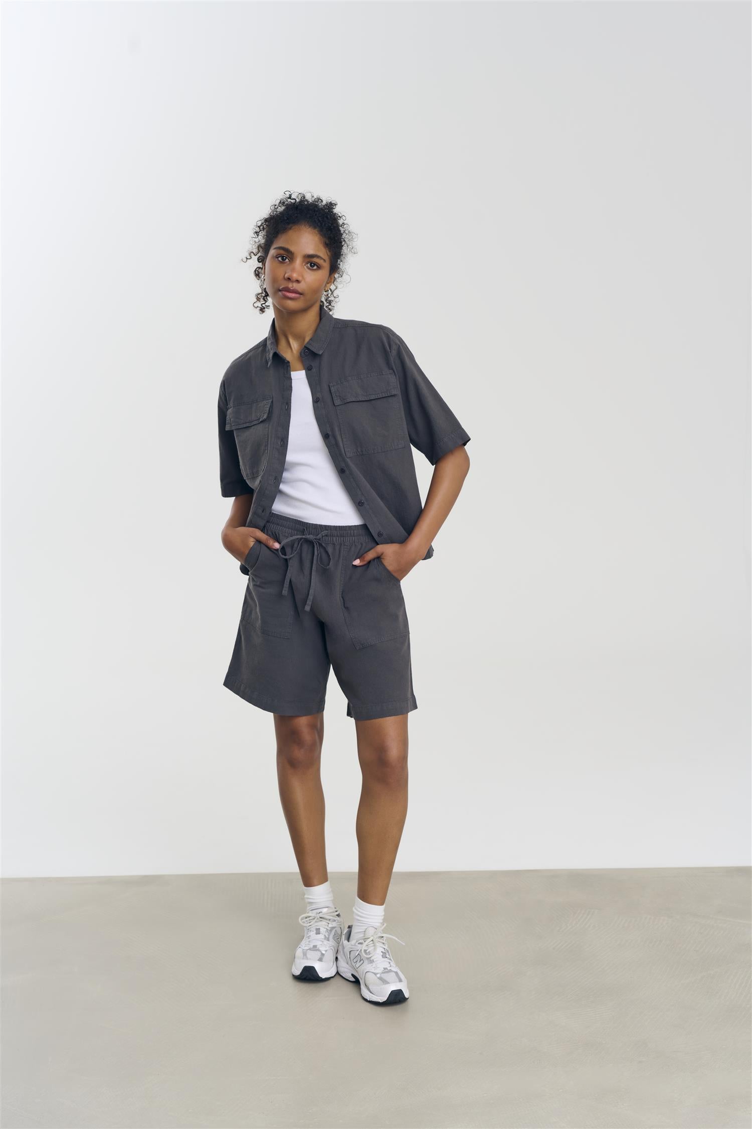 KAnaya Liah Shorts Black Oyster