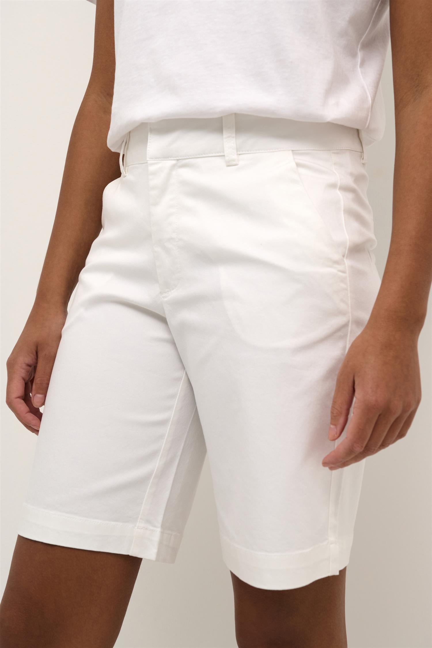 KAlea City Shorts Chalk