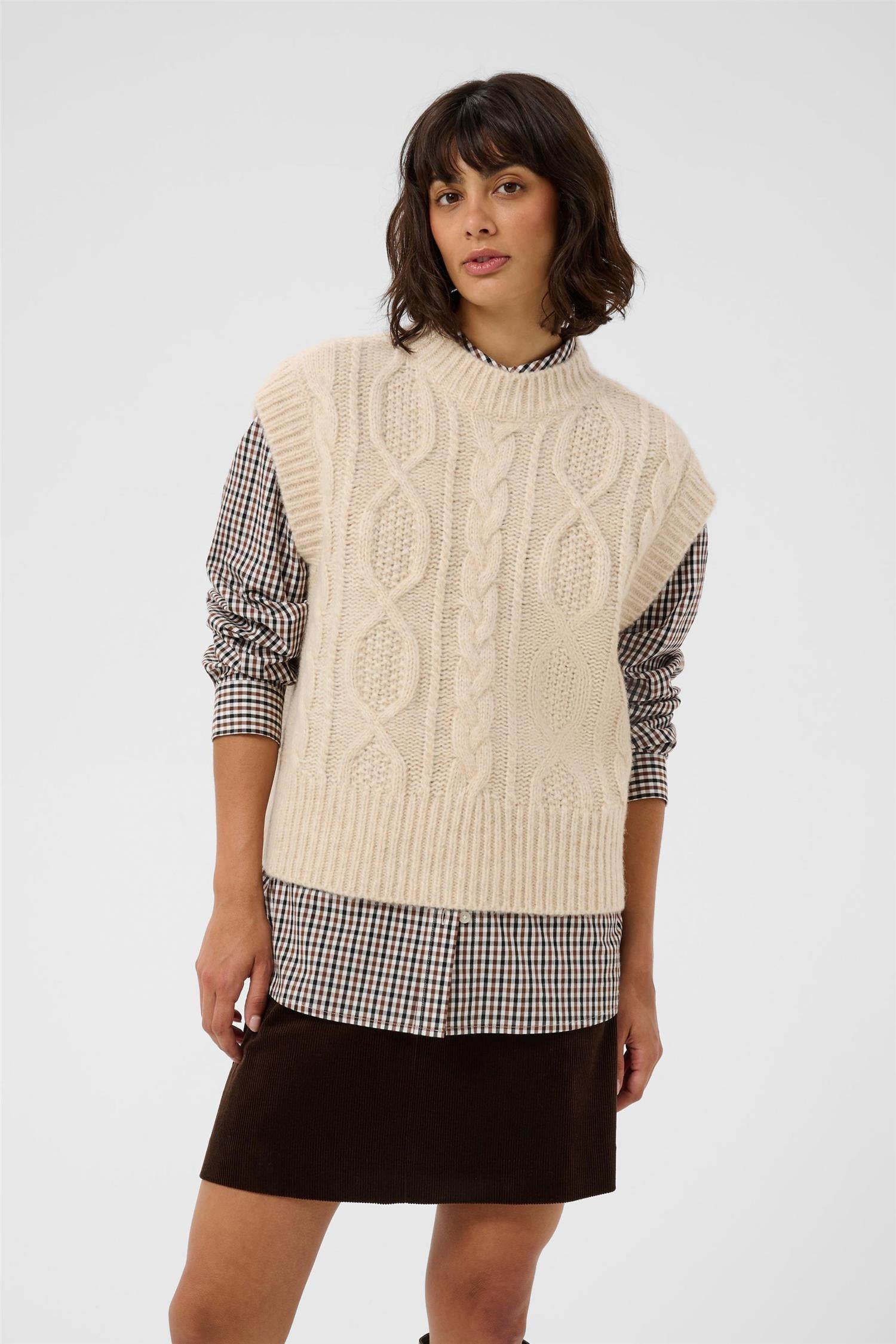 Chaninapw Waistcoat Beige
