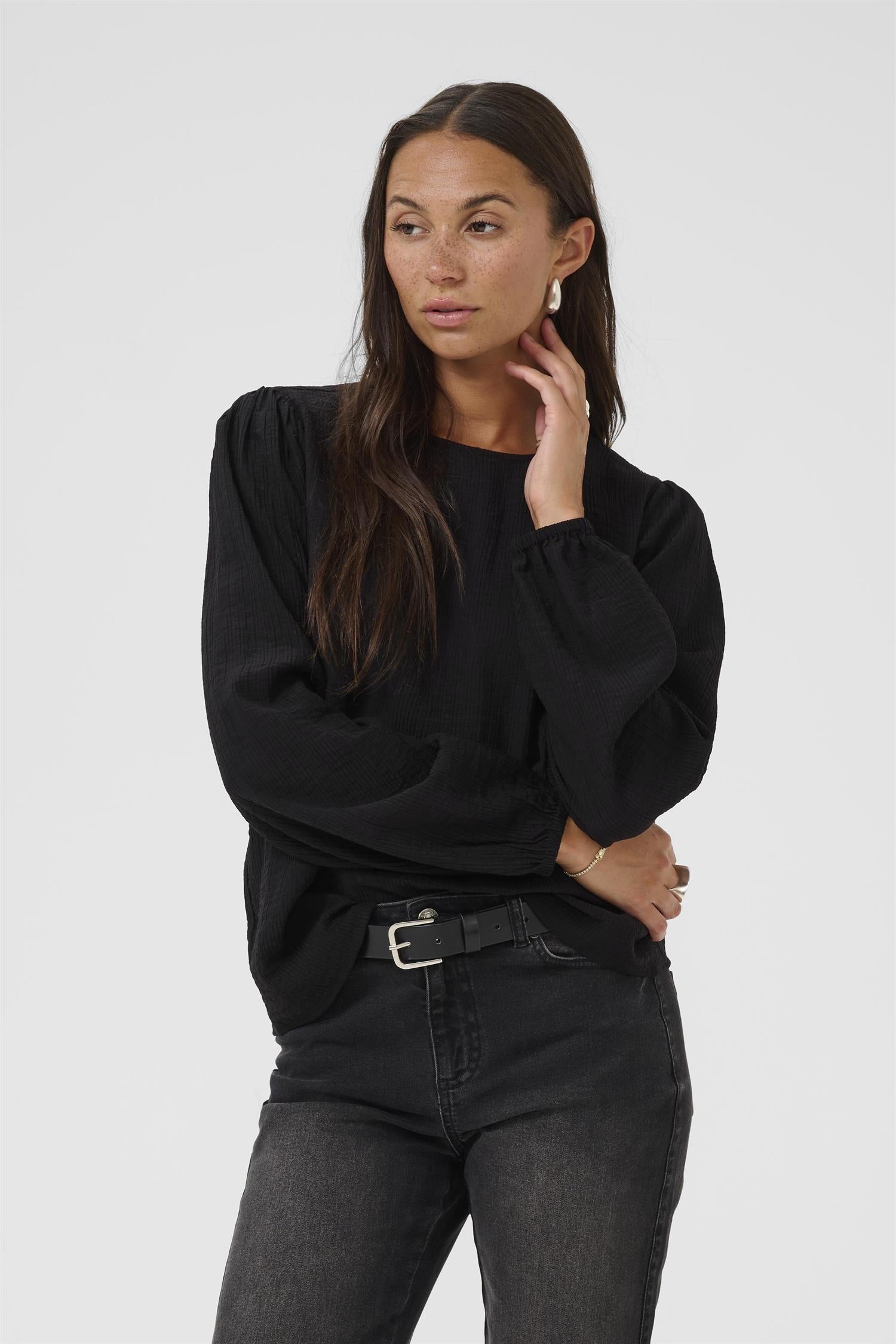 Kavivy Blouse Black Deep