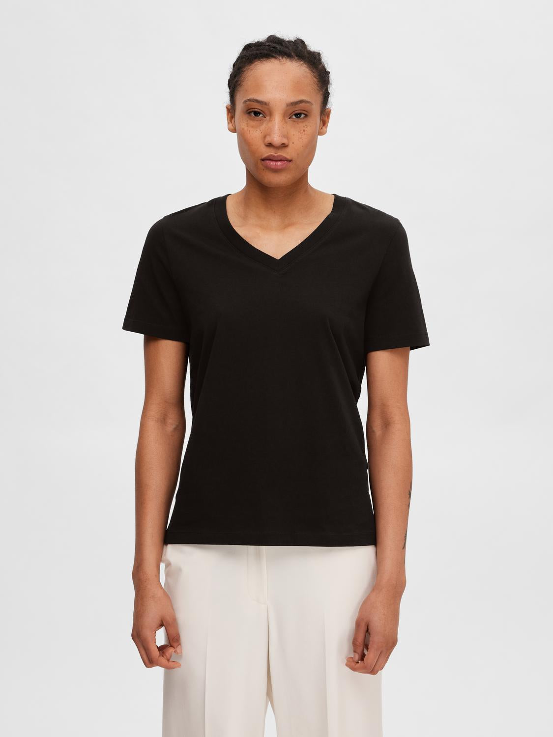 SLFMYESSENTIAL SS V-NECK TEE NOOS Sort