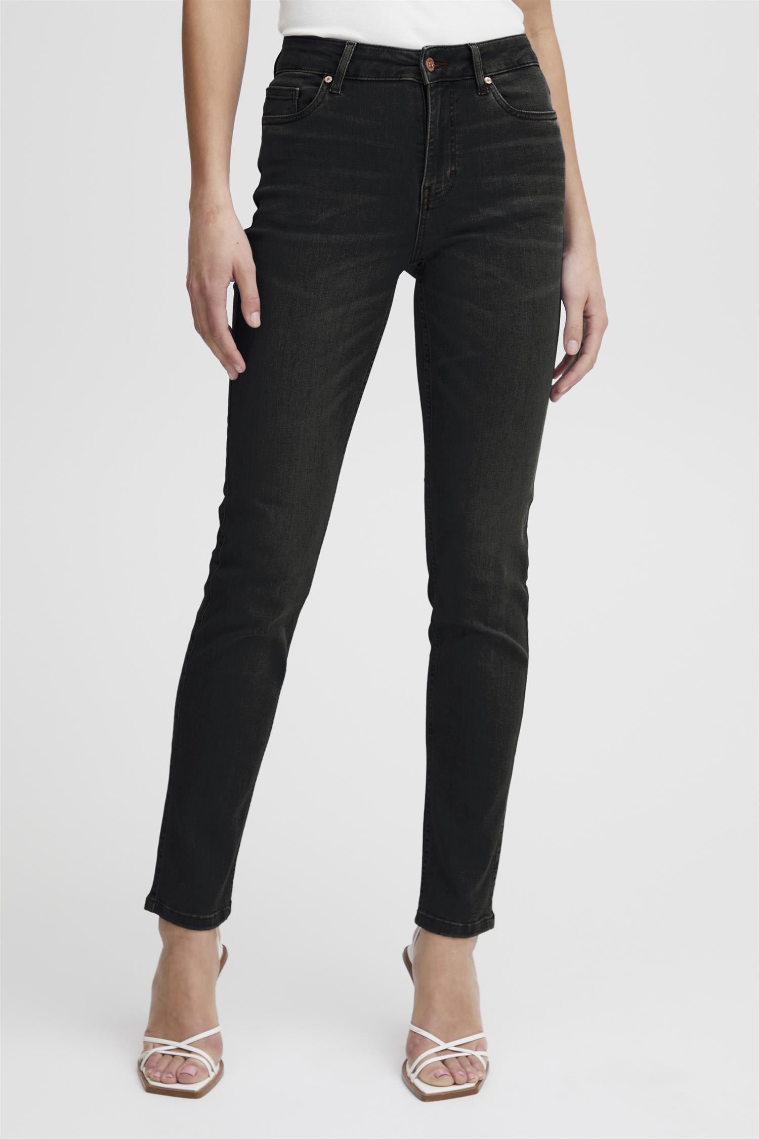 Pzemma Hw Jeans Medium Straight Leg Black Denim