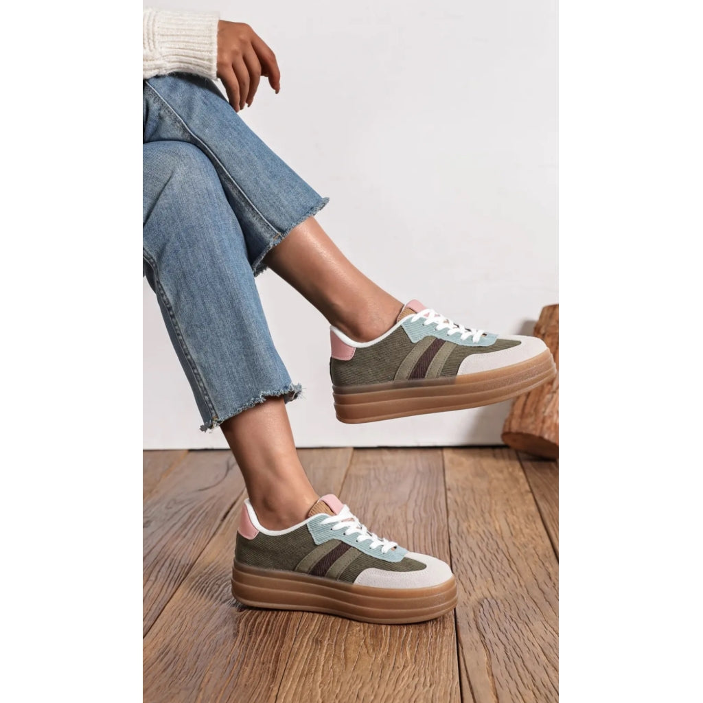 SNEAKERS W/STRIPES Army Grønn