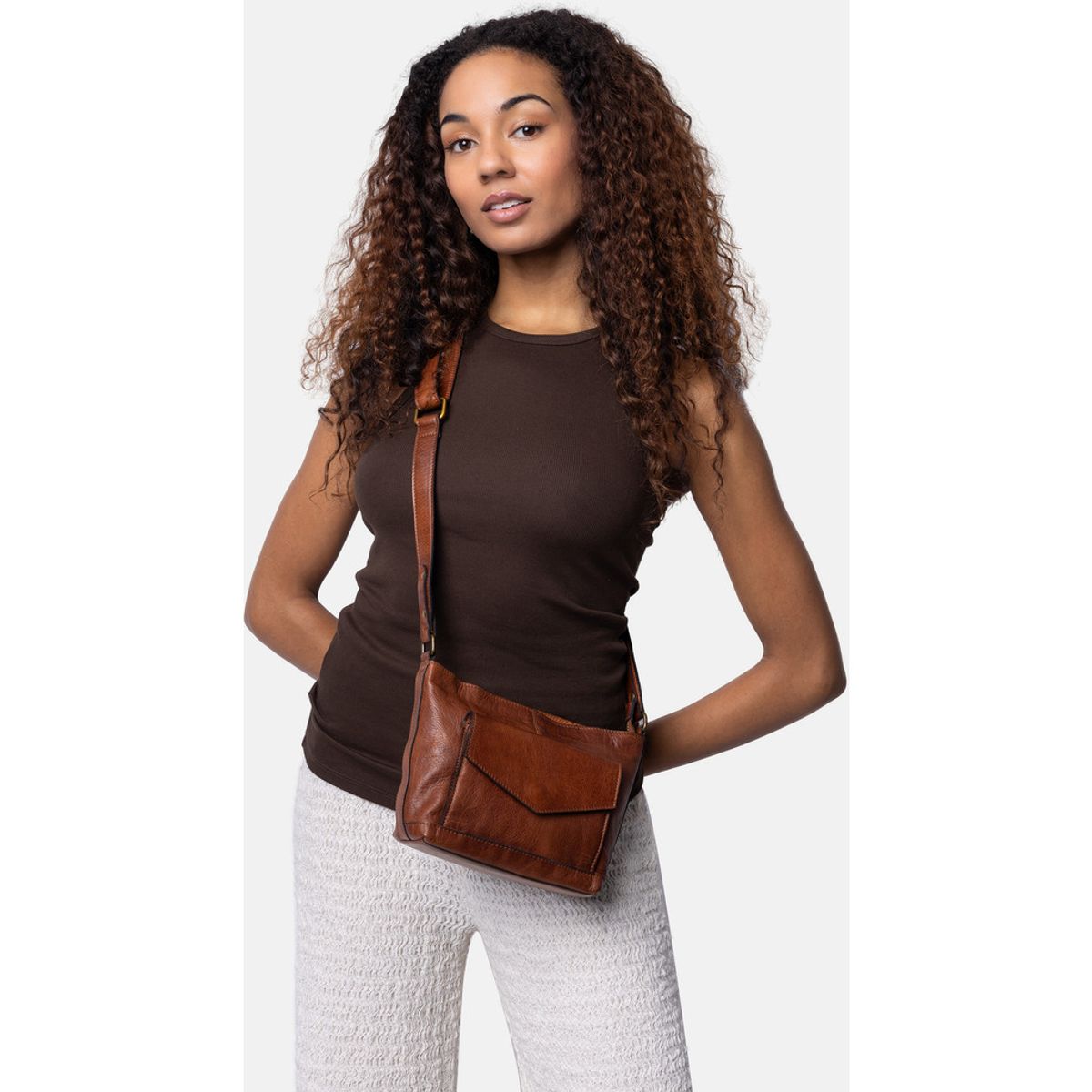 Luzia Small Walnut