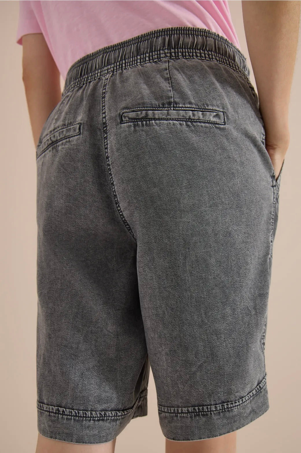 NEELE SHORTS TENCEL Grå