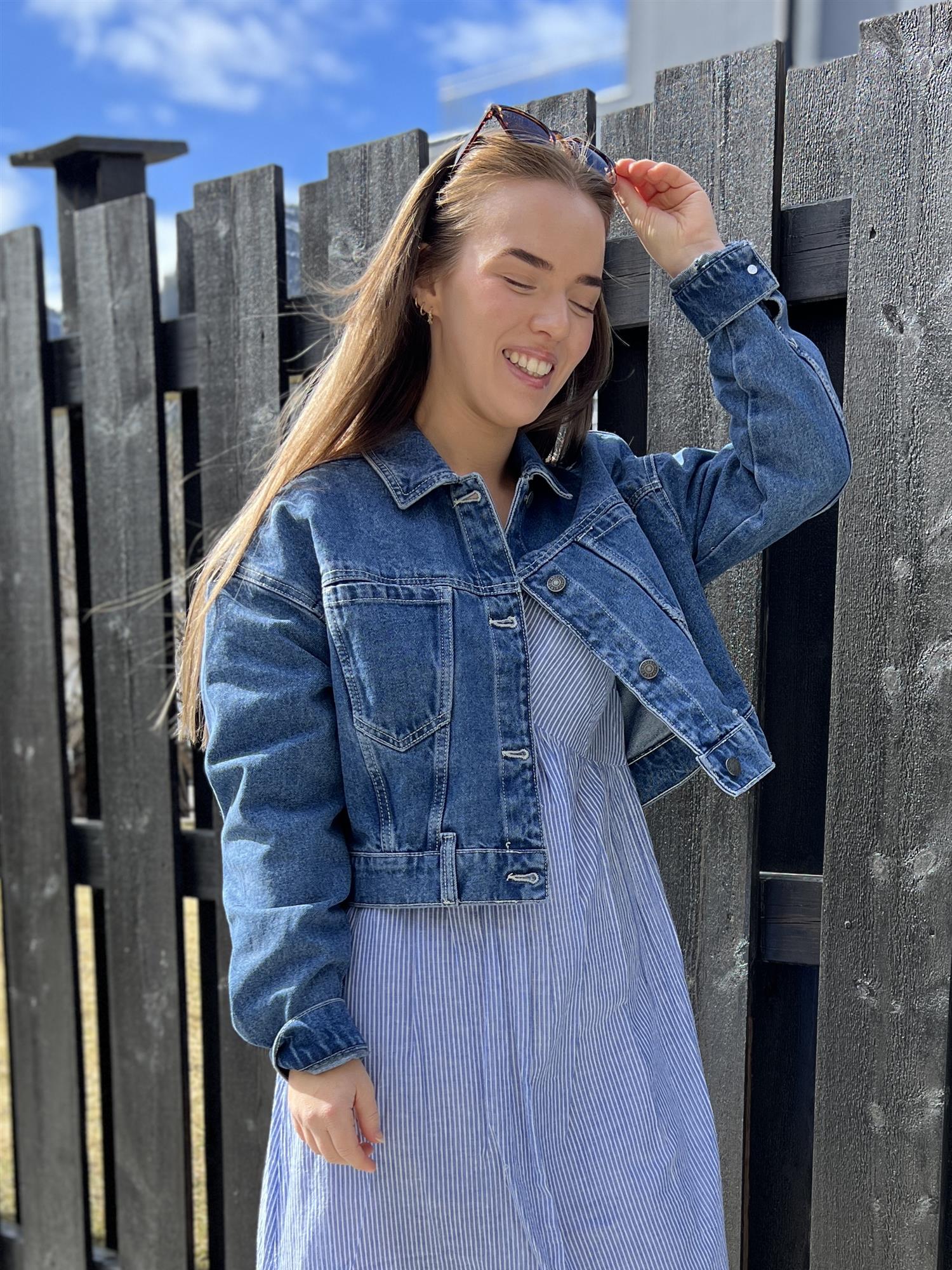 NMRONJA L/S CROP DNM JACKET VI433MB NOOS Mellomblå