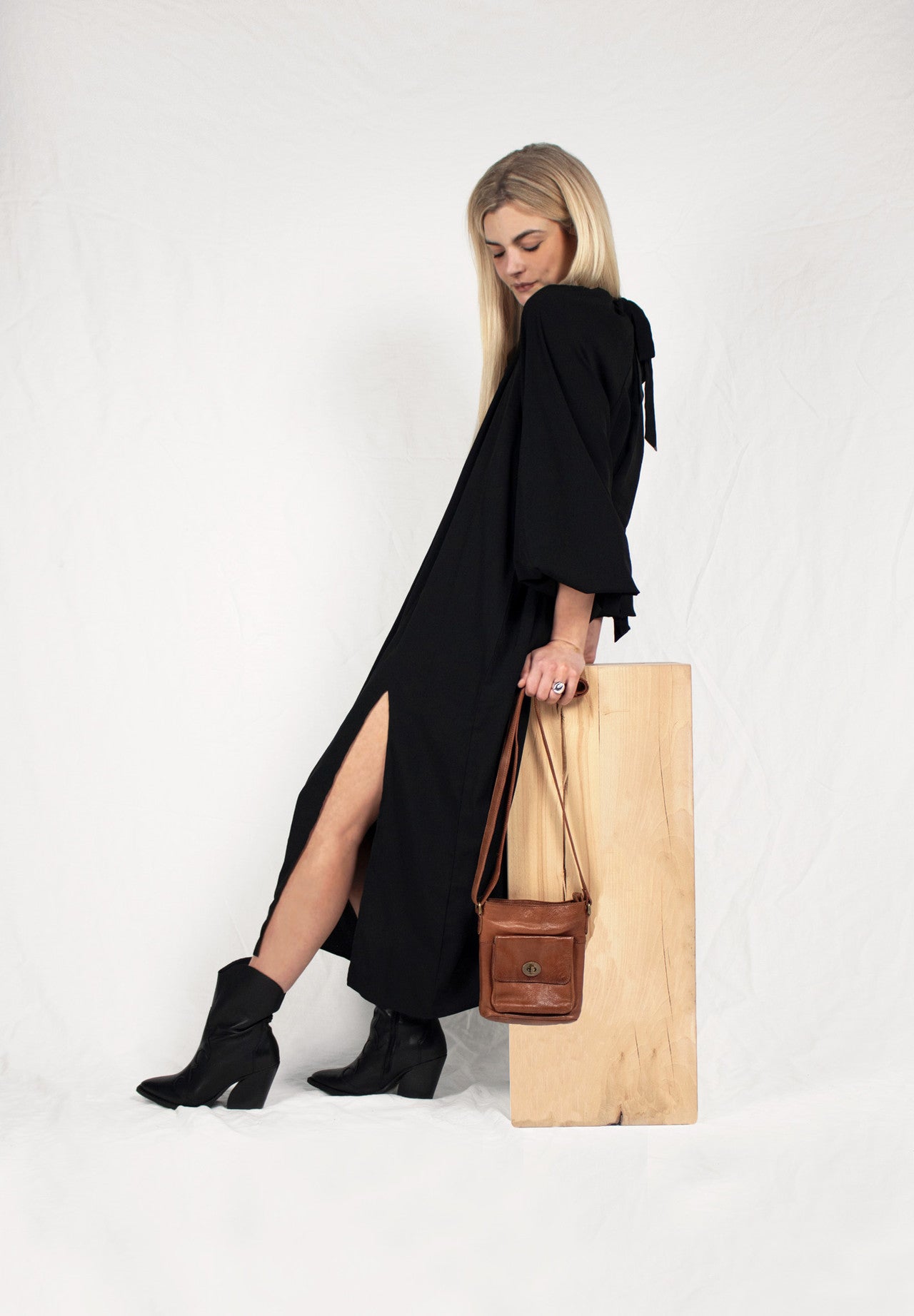 Kay Urban (Bag, Small) Walnut