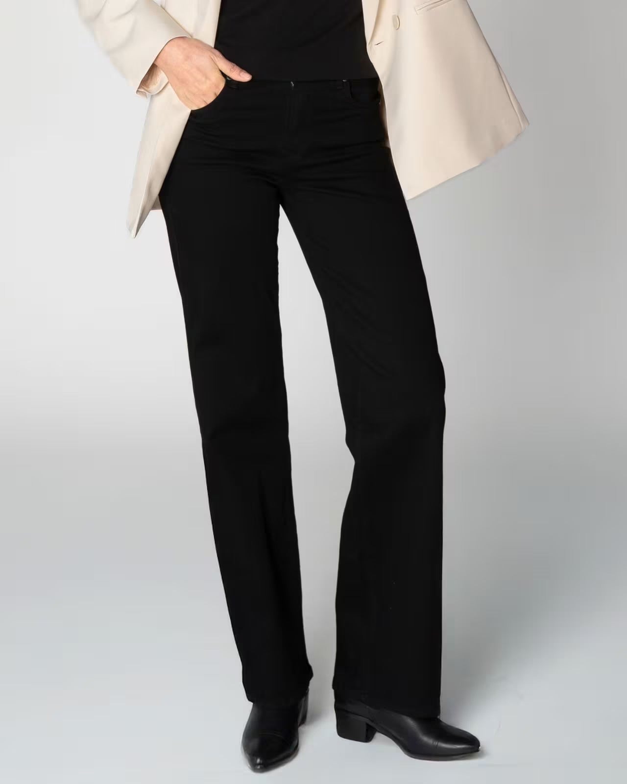 Nicoline 268c Sort