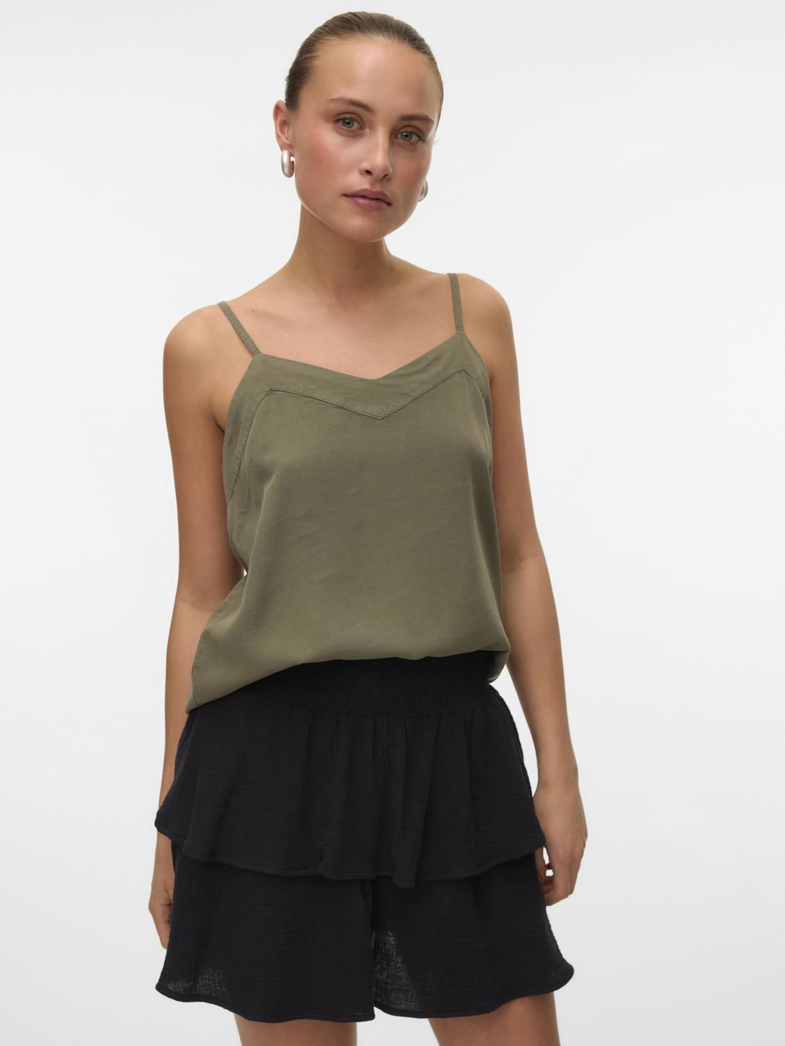 Vmnatali Hw Smock Short Skirt Wvn Noos Sort