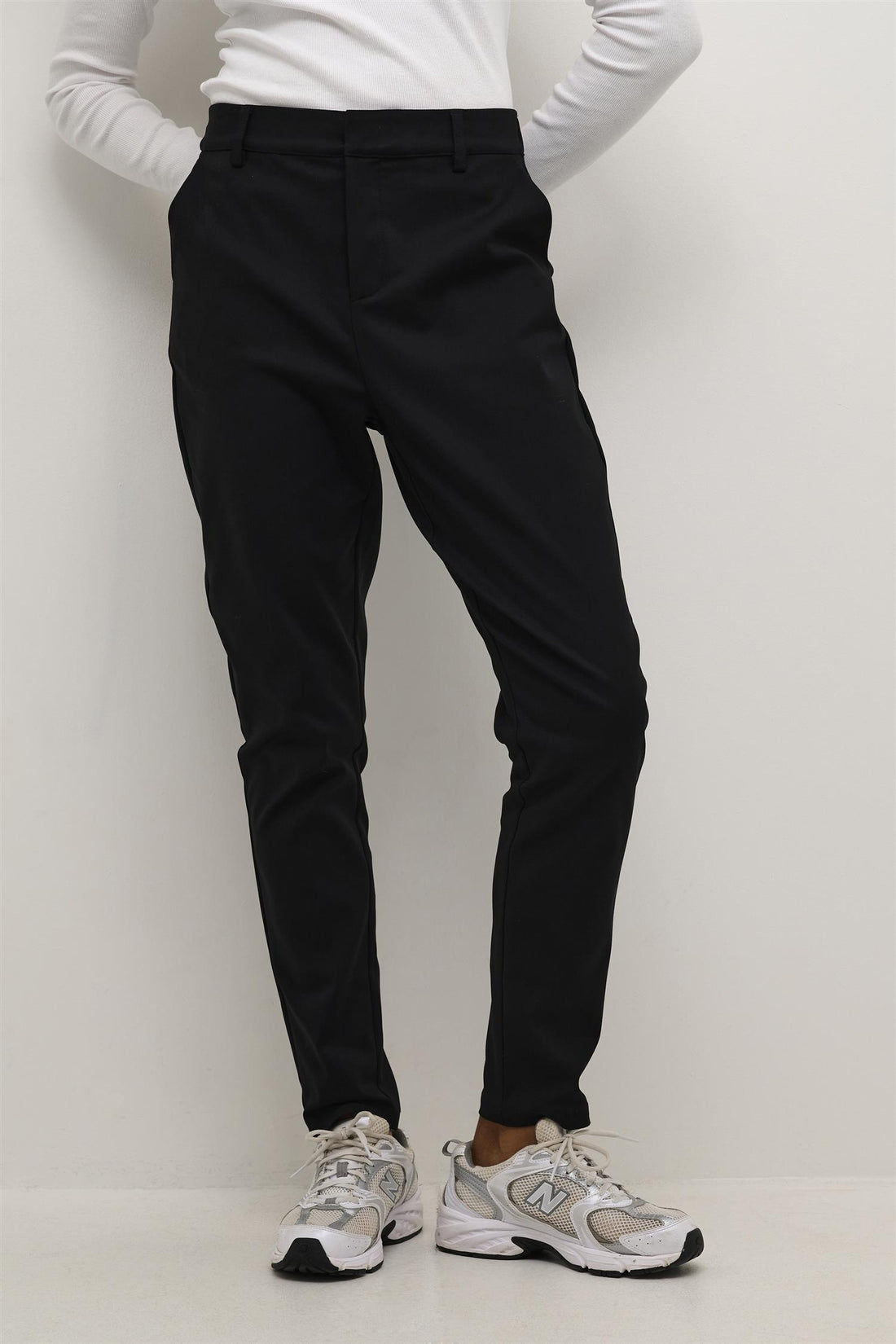 KAloraine Pants Black Deep