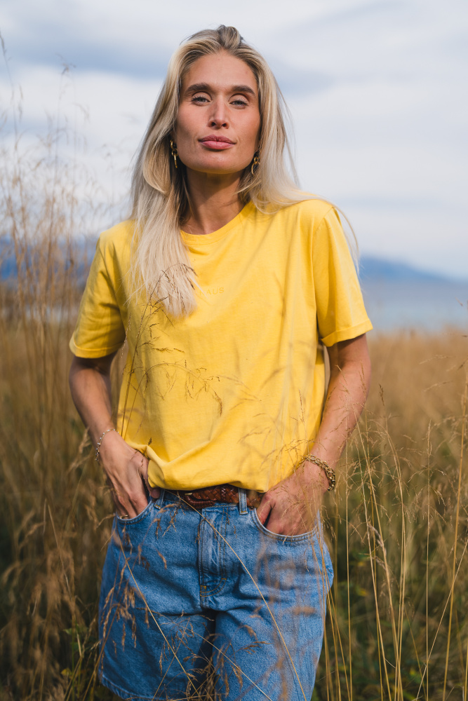 Rauslinn Logo Tee Gul