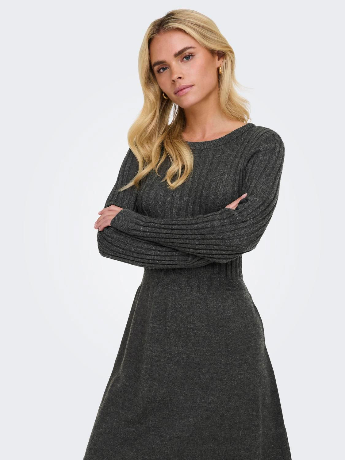 Onlfia Ls Cable Dress Knt Noos Grå