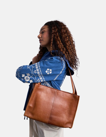 ARO SMALL Walnut