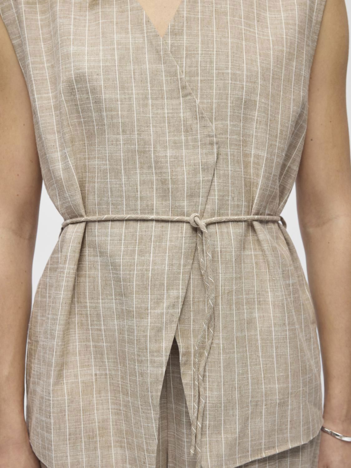 Objpaula Yui Lo Waistcoat 144 Grå