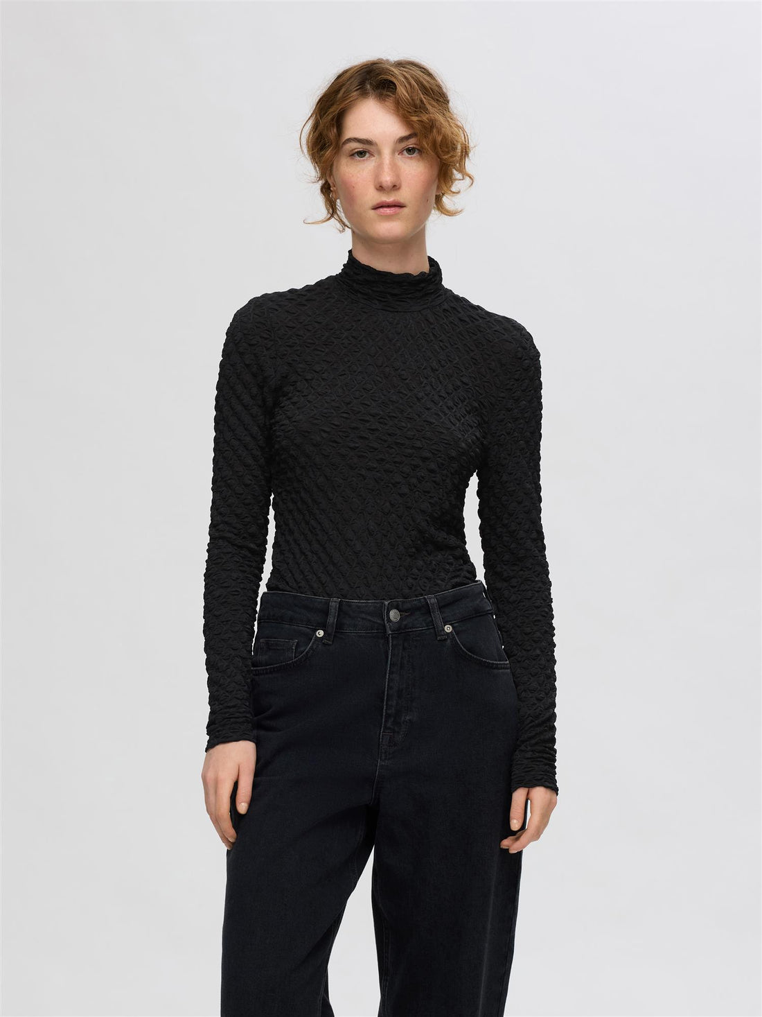 SLFTIMMI LS HIGH NECK STRUCTURE TOP Black