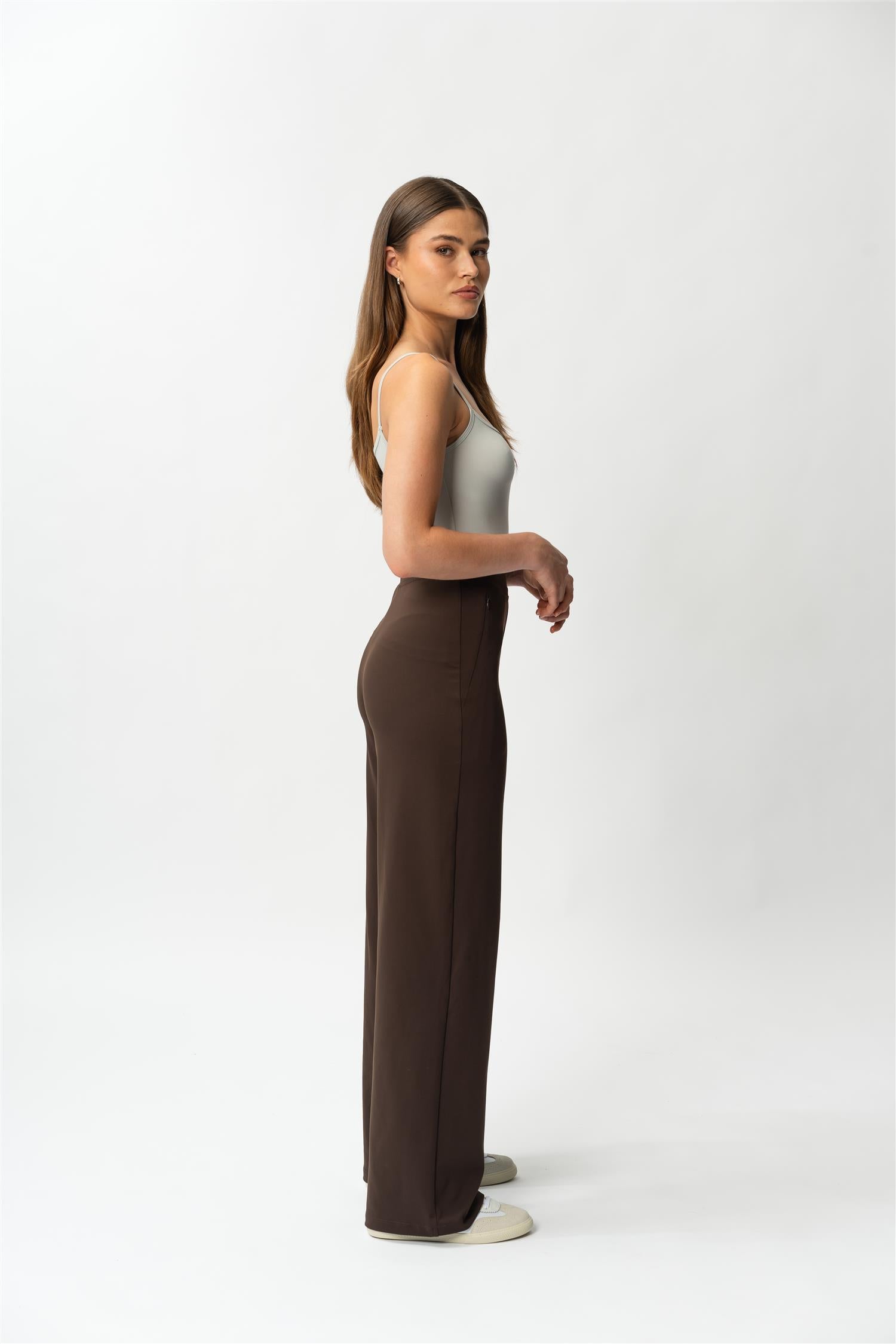 Asana Relaxed Straight Pant Brun
