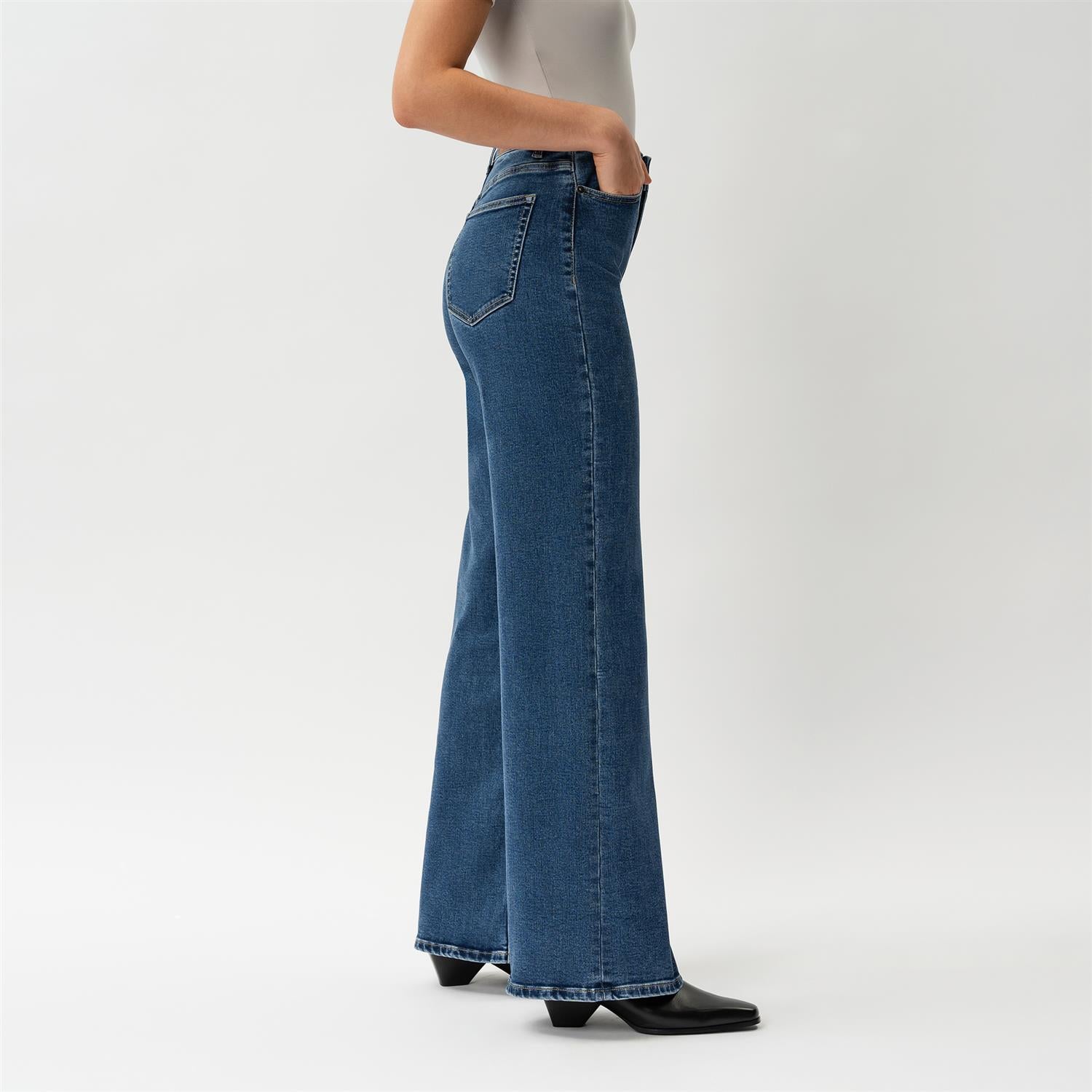 Relaxed ComfortDenim Jeans
