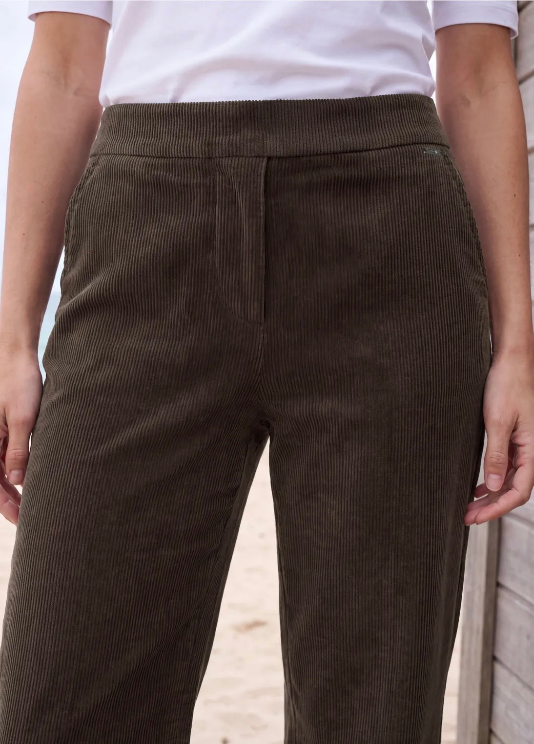 NEELE SOFT CORDUROY Brun