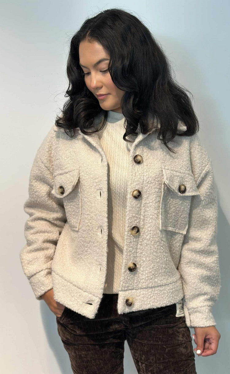 LILA JAKKE Lys Beige
