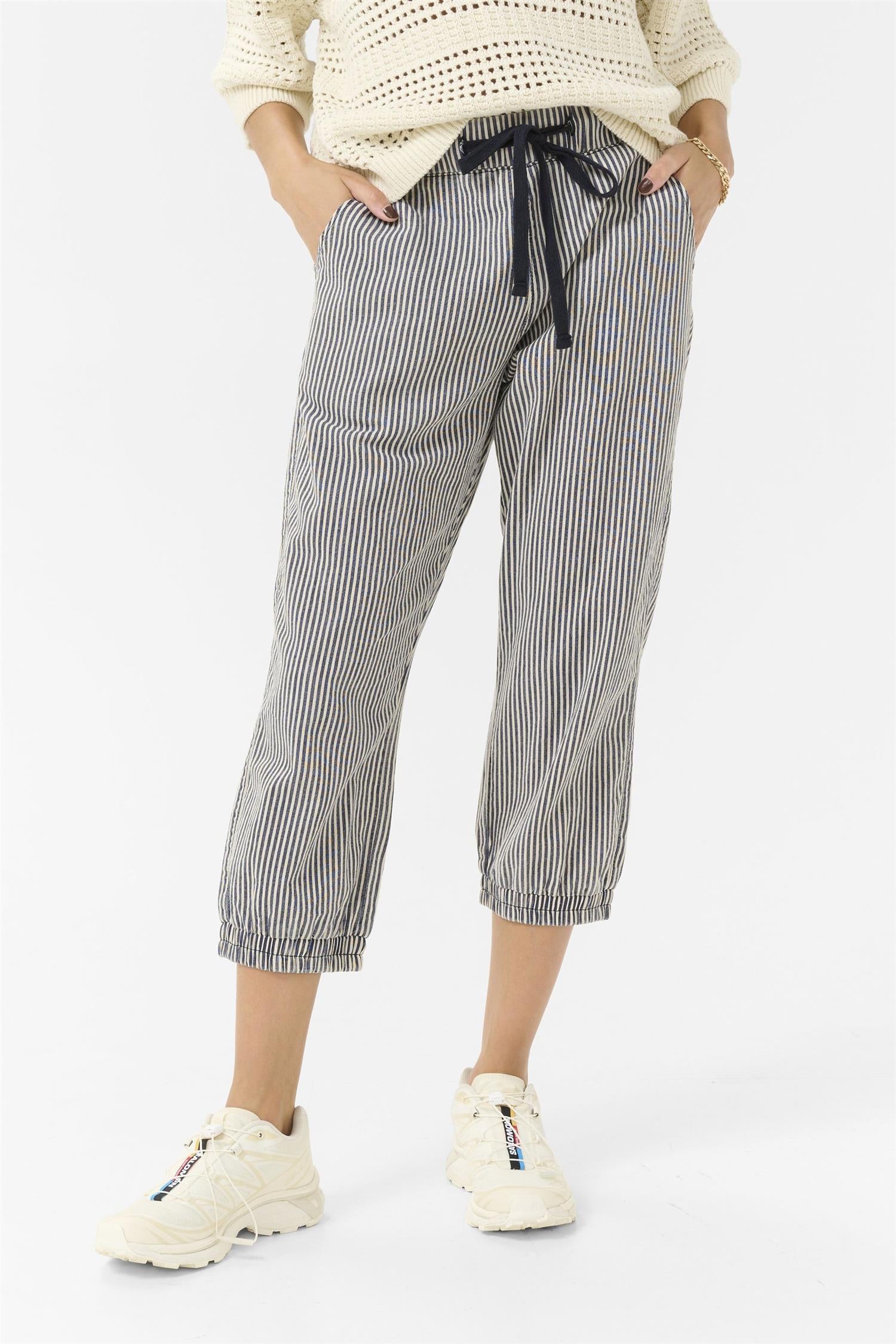 Kanaya Striped Capri Pants Svart