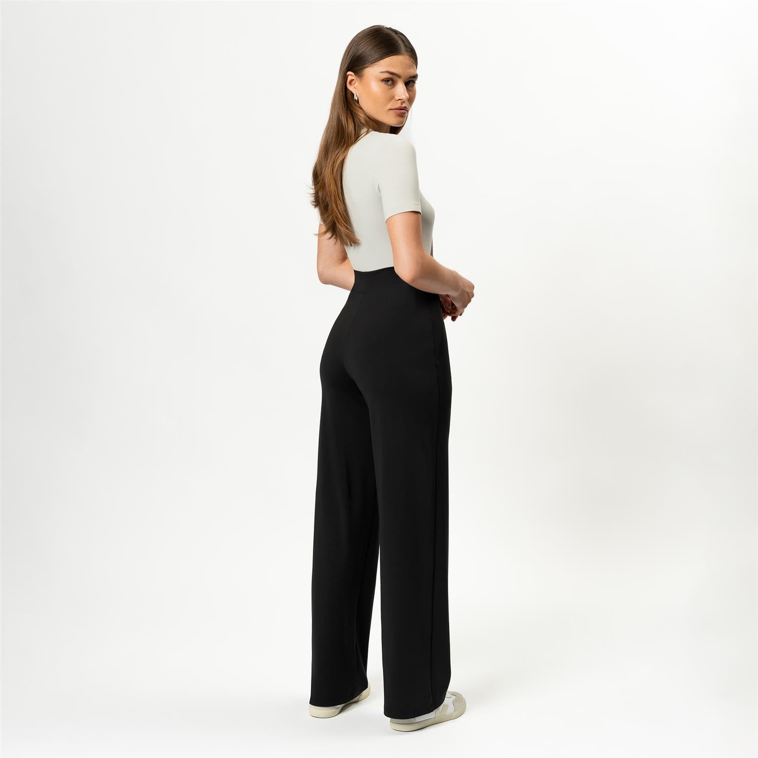 Asana Relaxed Straight Pant Svart