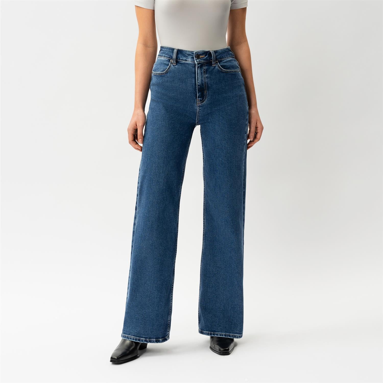 Relaxed ComfortDenim Jeans