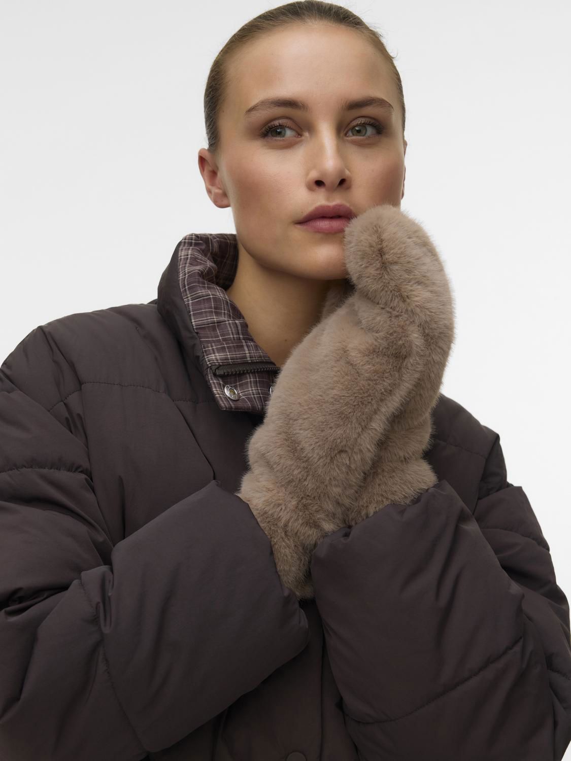 Vmkaja Mitten Beige