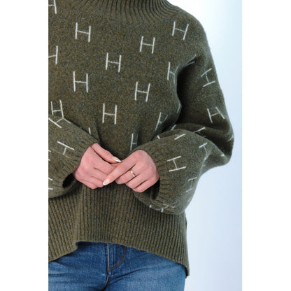 Fam Sweater Short