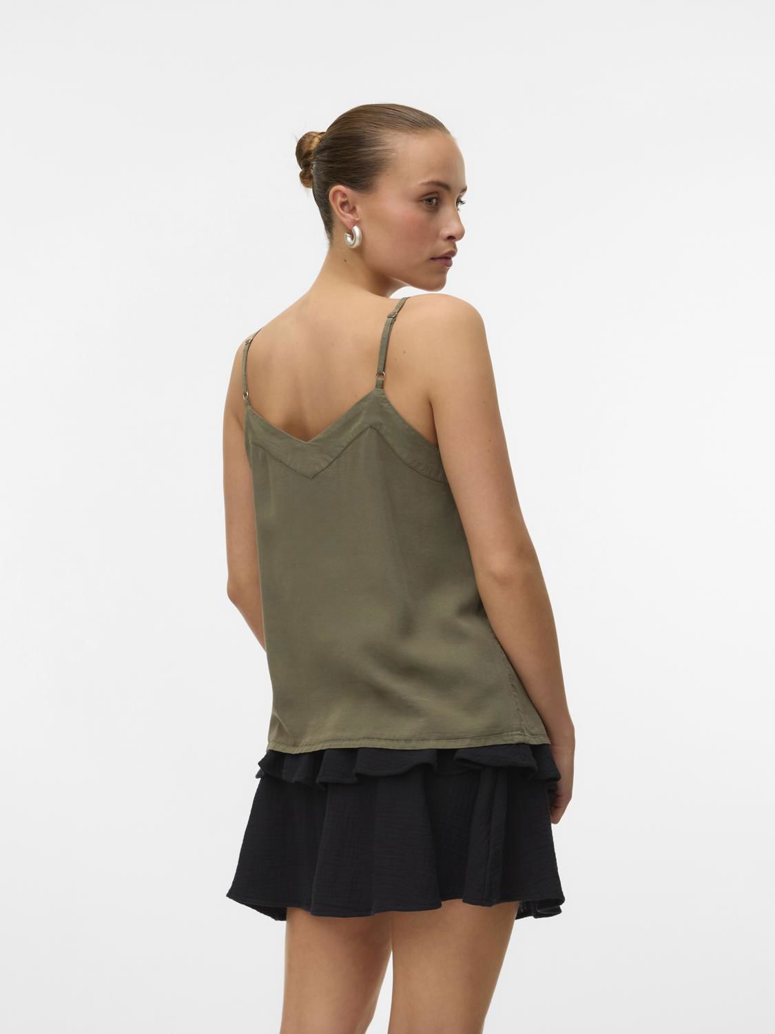 Vmnatali Hw Smock Short Skirt Wvn Noos Sort