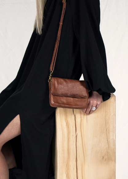 Acile Urban (Bag, Small) Walnut