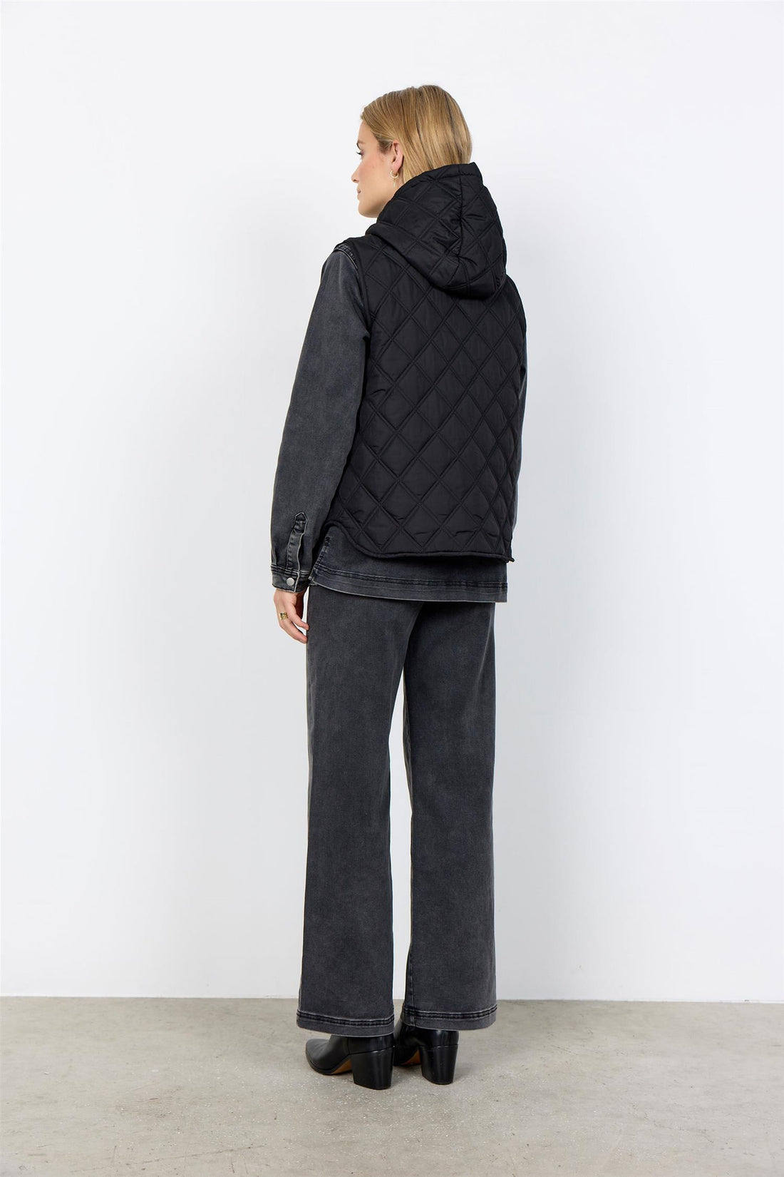 Sc-Fenya 77 Sort