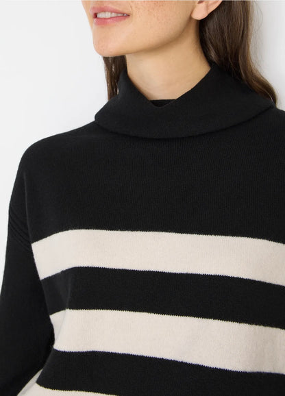 EOS cosy striped rollneck Svart