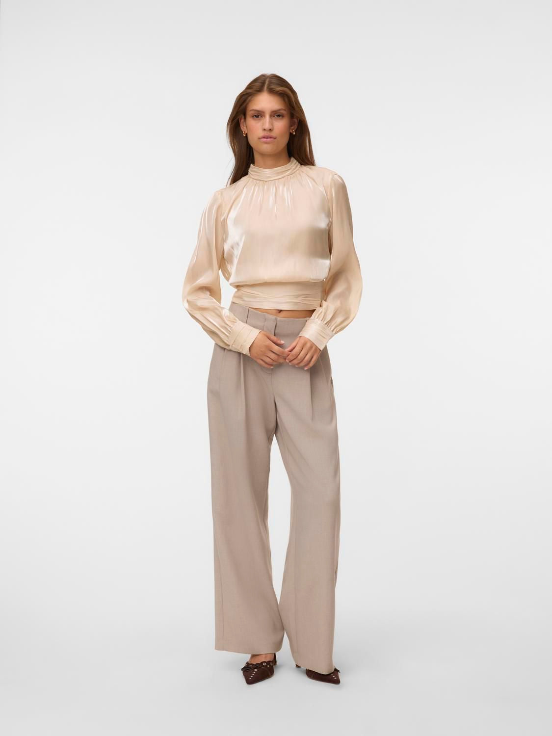 Vmpolly Ls High Neck Top Wvn Beige