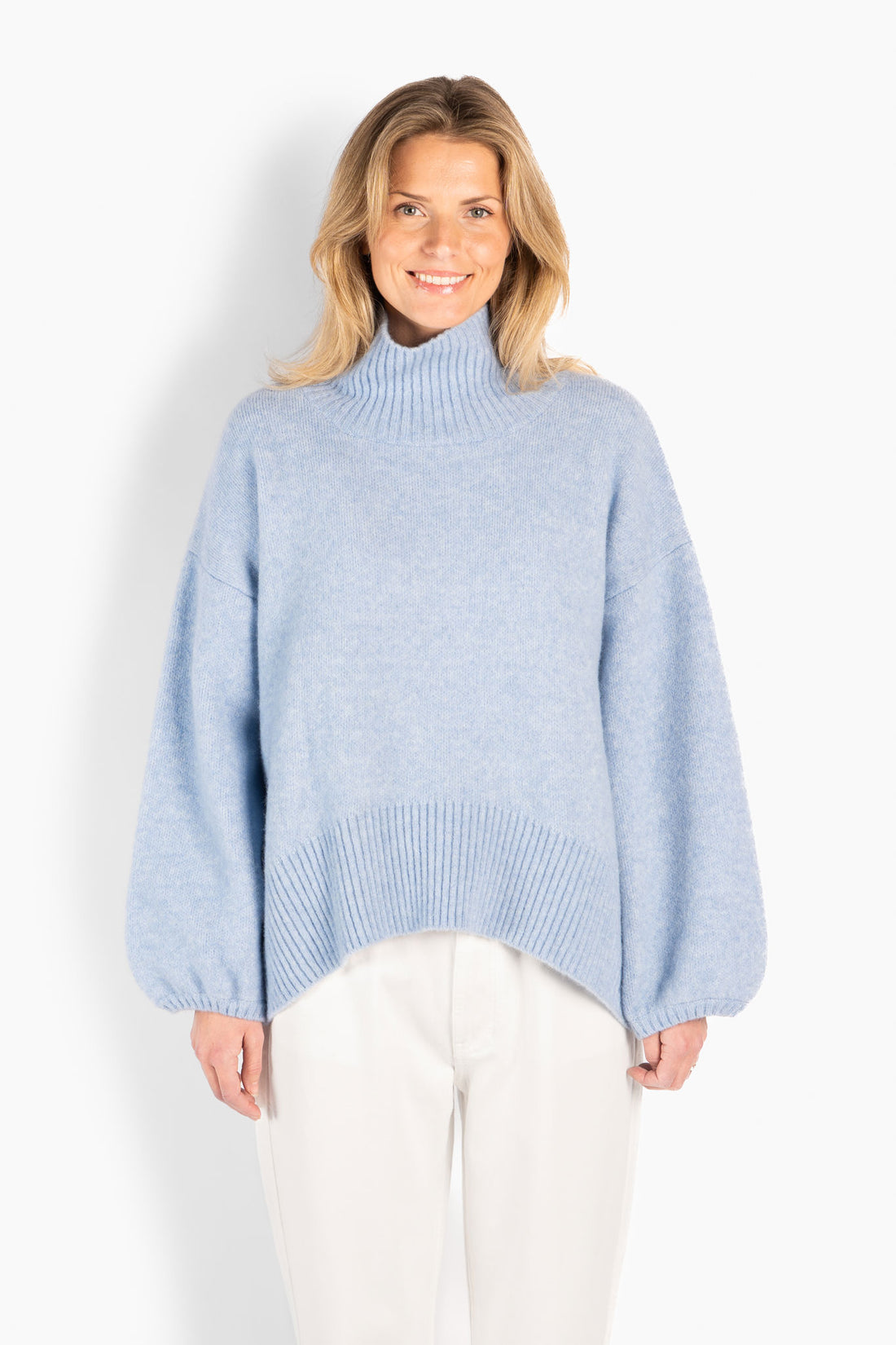 Fam Patch Short Sweater Blå