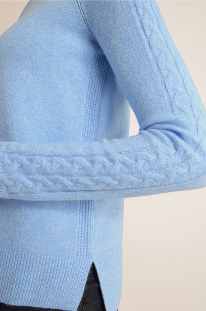 ROUND NECK CABLE DETAIL Lyseblå