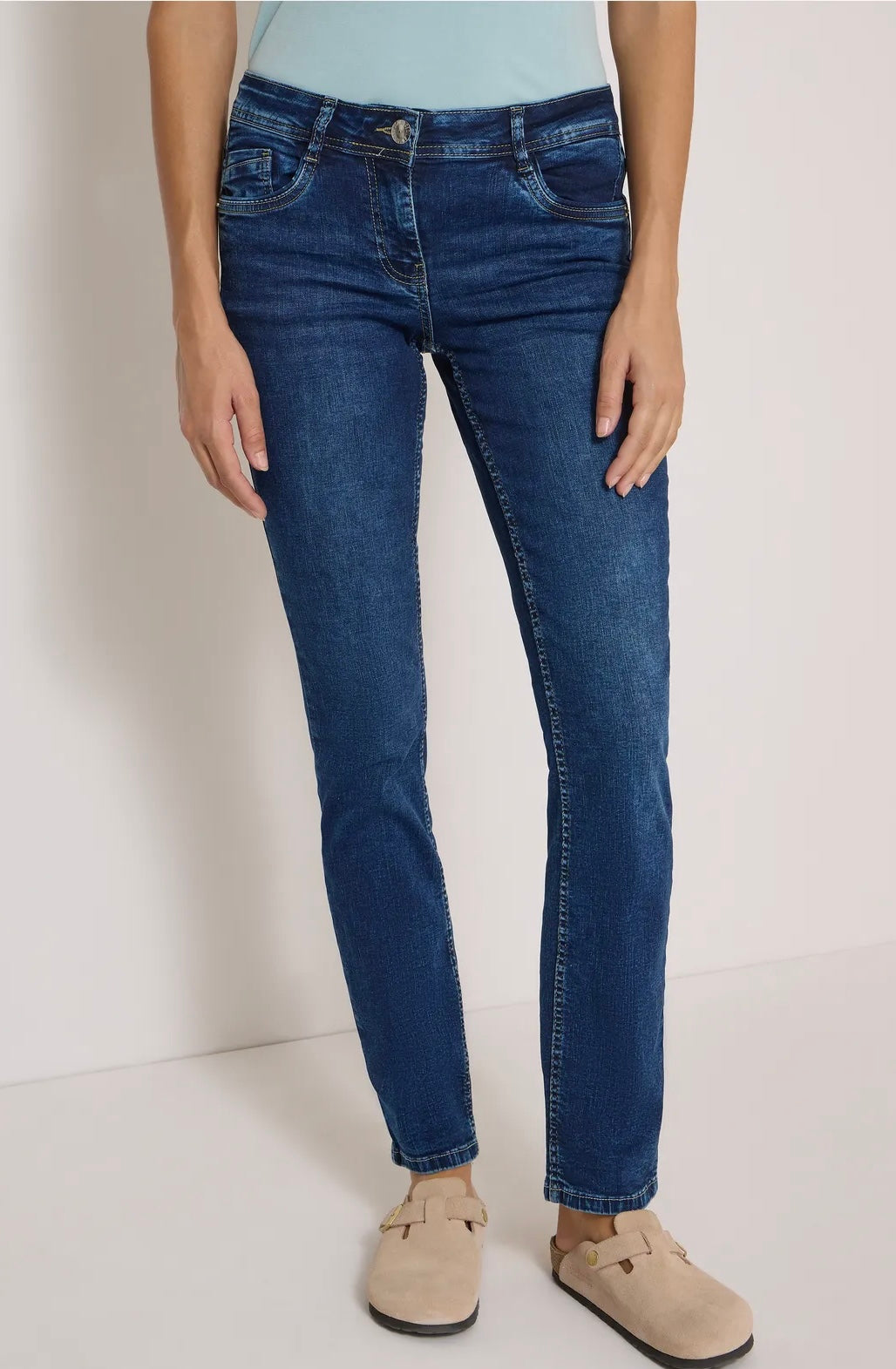 Scarlett straight Medium Blue Denim