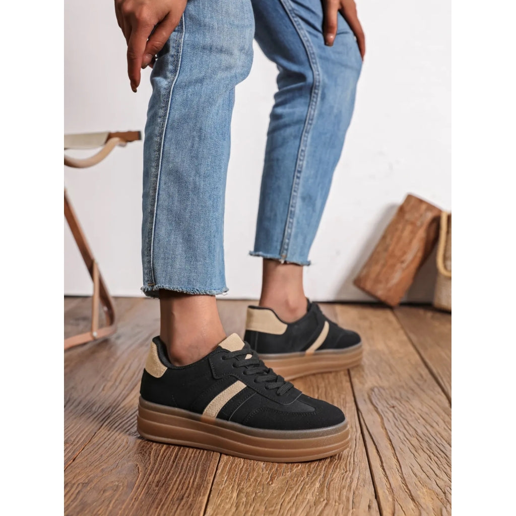 SNEAKERS W/STRIPES Svart