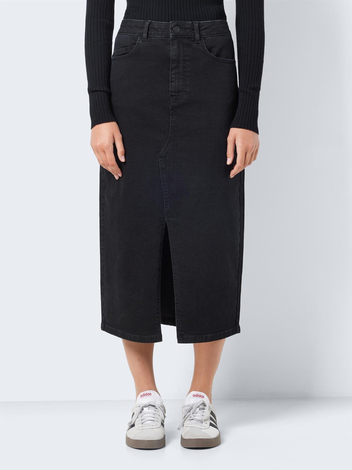 NMKATH NW SLIT MIDI SKIRT Svart