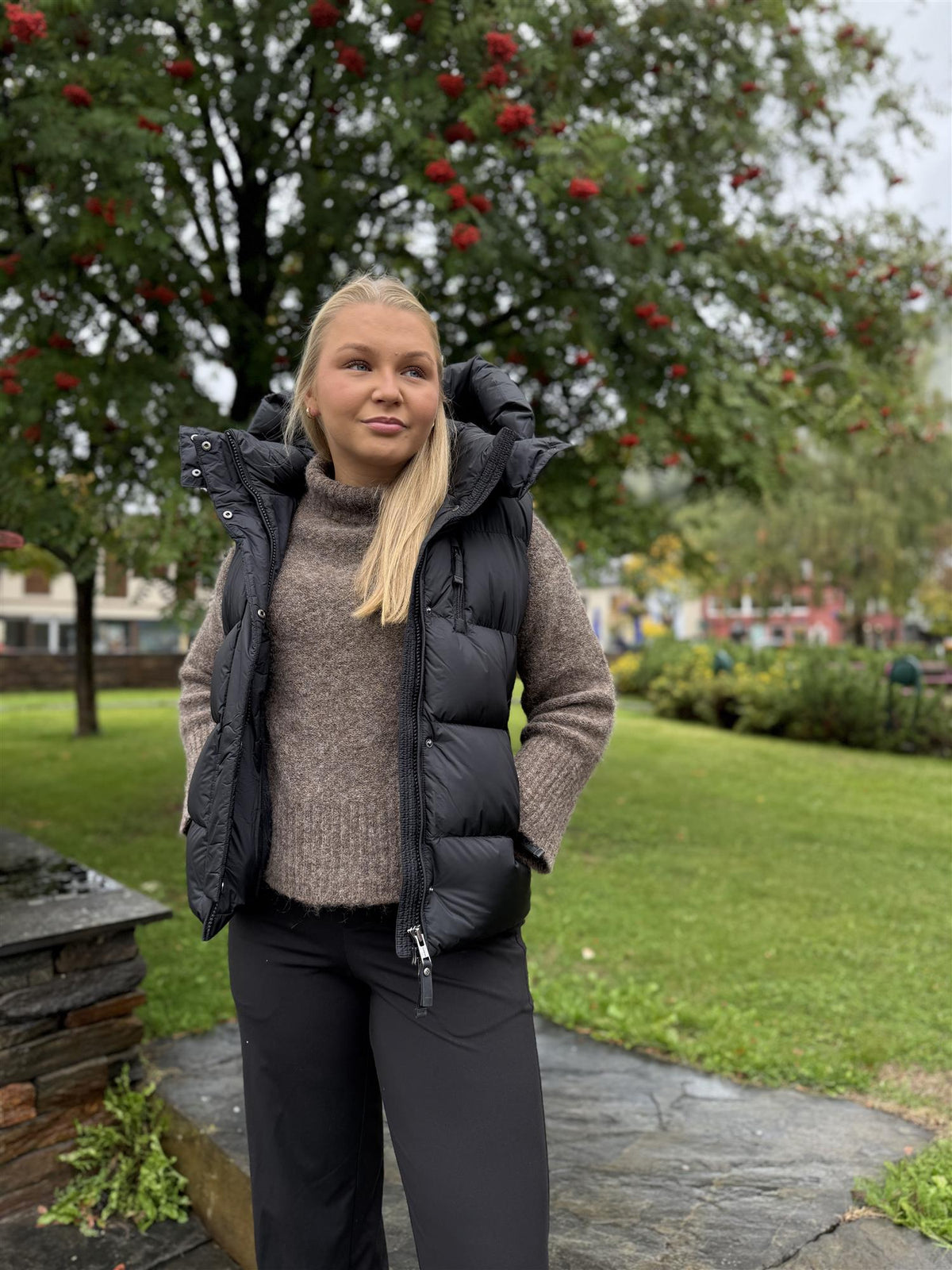 Stella Vest Svart