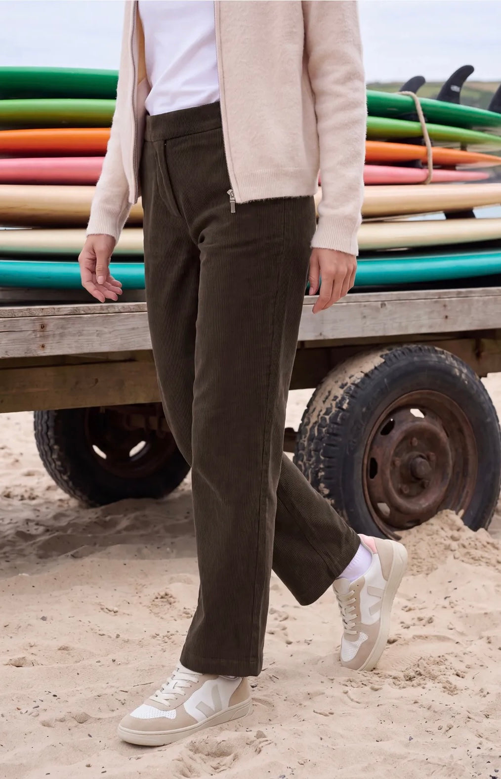 NEELE SOFT CORDUROY Brun