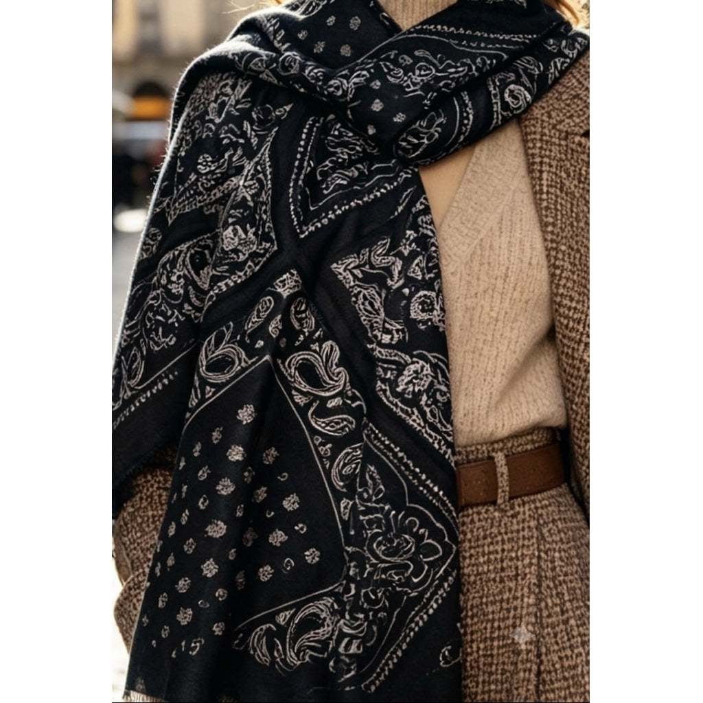 SCARF w/paisley Svart