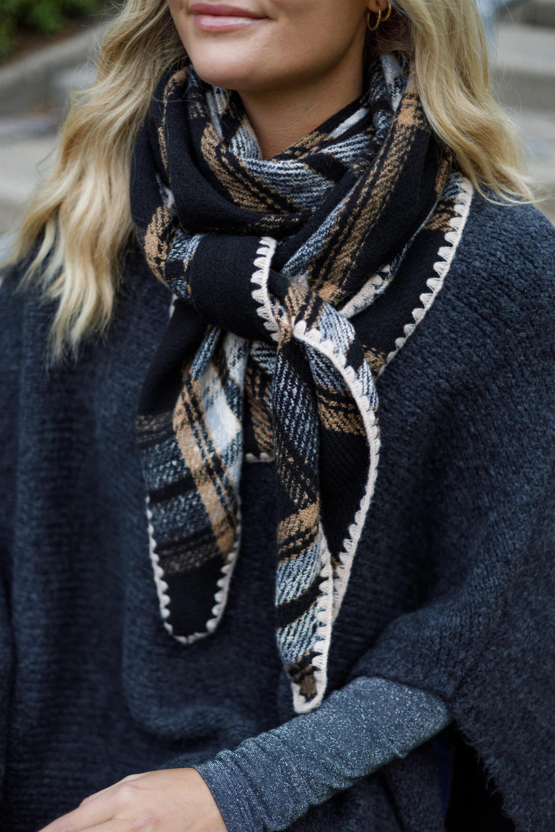 BLEONI CHEQUERED SCARF Svart