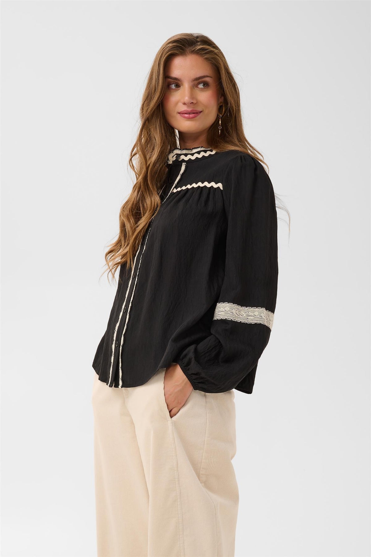 Crlunea Blouse Sort