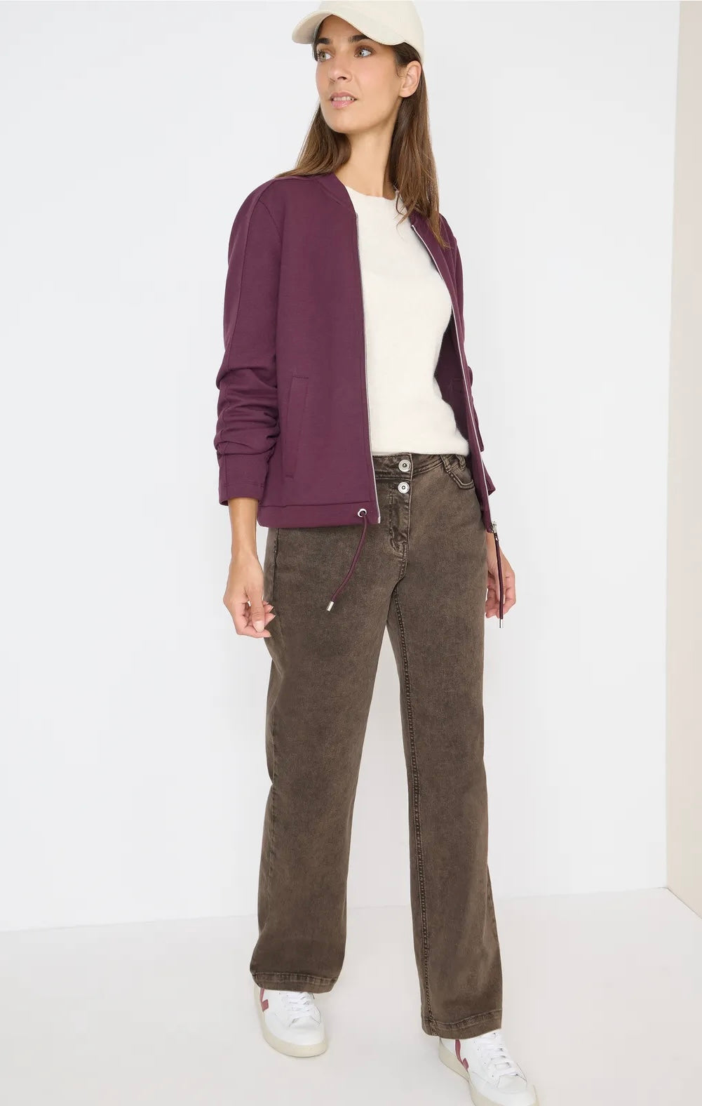 Neele colour Brun