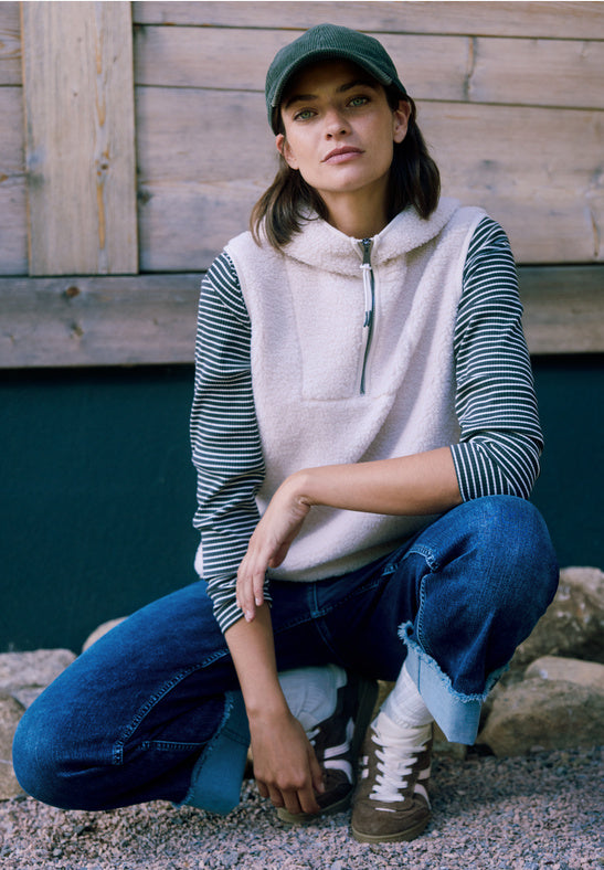 TOS Teddy troyer vest w.hood Off-White