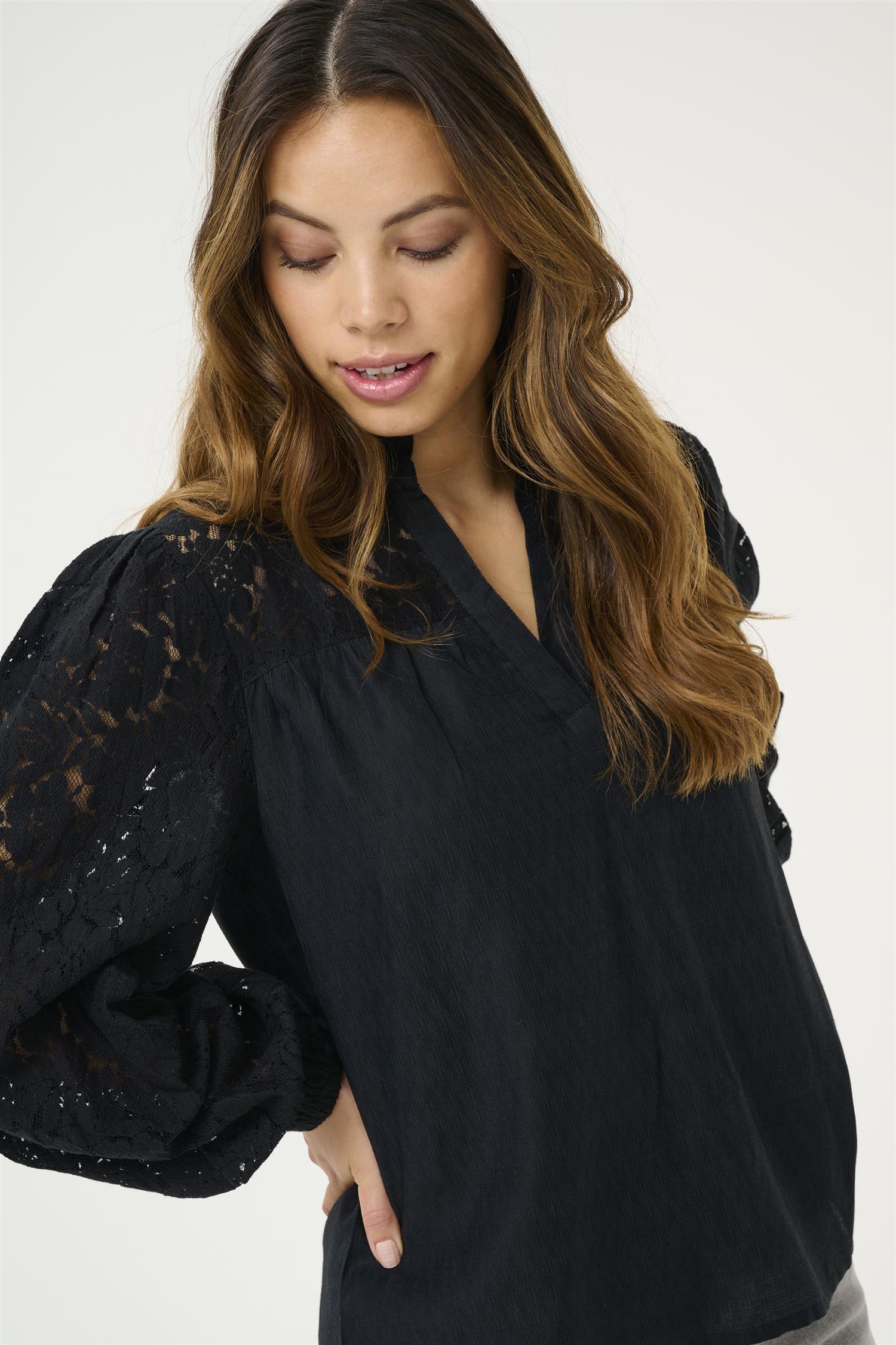 Crliselin Lace Blouse Mørkeblå