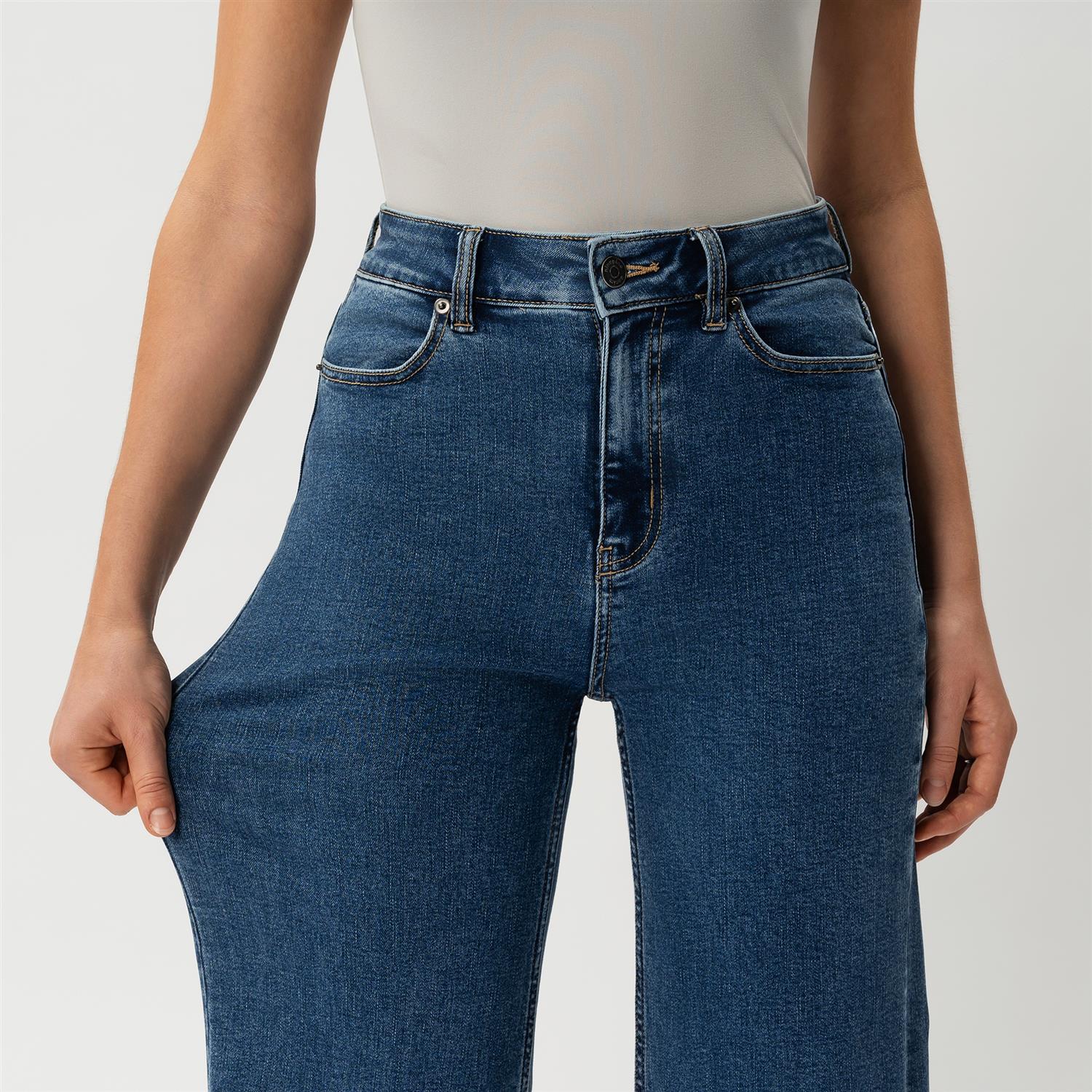 Relaxed ComfortDenim Jeans